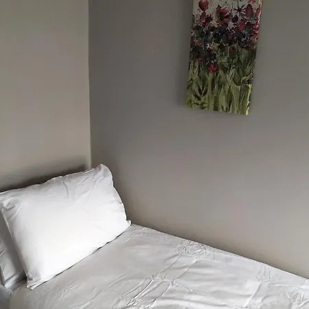 Oliver Wests Beautiful 2 Bedroom Sleeps 4 Apartment Scarborough Exterior photo