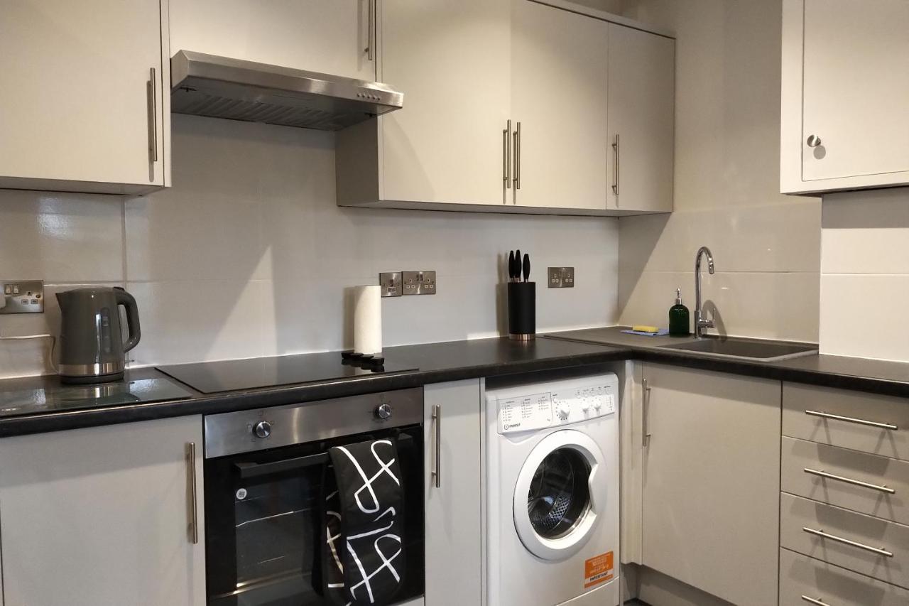 Oliver Wests Beautiful 2 Bedroom Sleeps 4 Apartamento